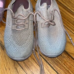 Stylish Knit Sneakers in Taupe